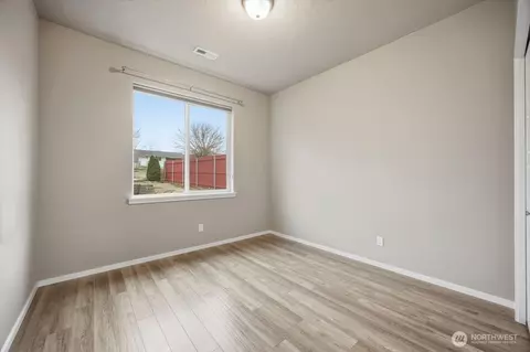 Bedroom - 513 S Owens Ave, Pasco, WA 99301 photo 3 of 5