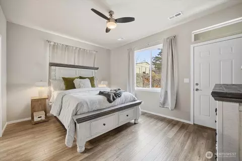 Bedroom - 513 S Owens Ave, Pasco, WA 99301 photo 1 of 5