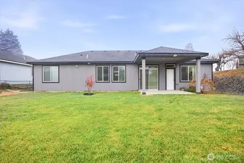 Exterior - 513 S Owens Ave, Pasco, WA 99301 photo 2 of 3