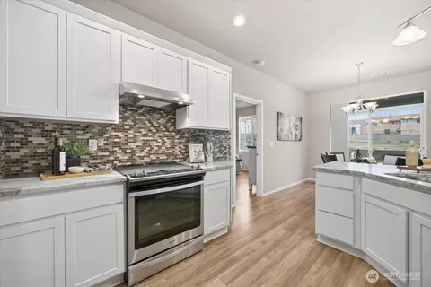 Kitchen - 513 S Owens Ave, Pasco, WA 99301 photo 4 of 4