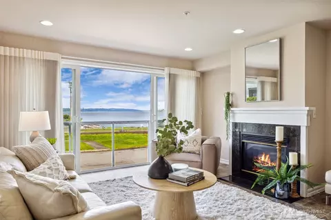 3016 N Carr St #A202, Tacoma, WA 98403