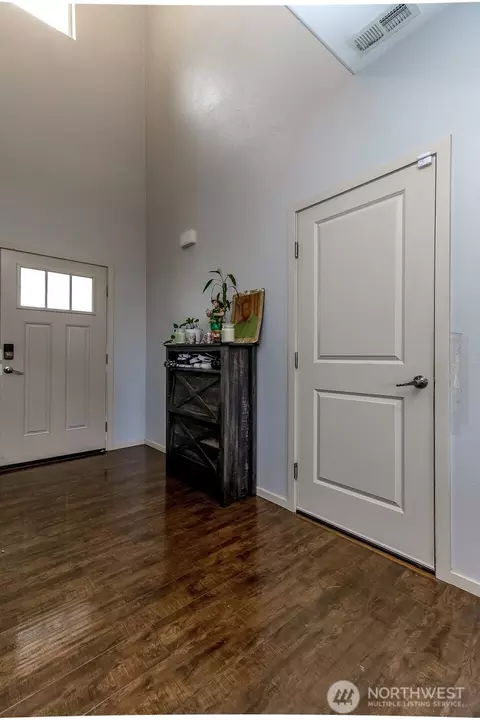 Entry Way - 20102 40th Ave E, Spanaway, WA 98387 photo 2 of 4