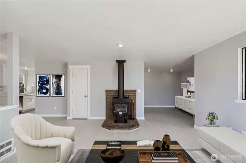 Living - 9213 1st Dr SE, Everett, WA 98208 photo 3 of 3