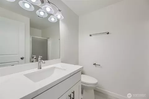 Bath - 9213 1st Dr SE, Everett, WA 98208 photo 2 of 3