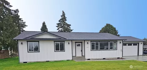 208 S 2nd St, Oakville, WA 98568