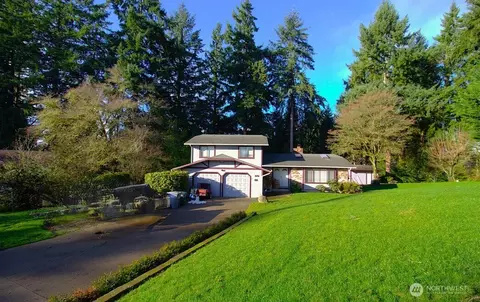 16 Lapsley Dr, Dupont, WA 98327