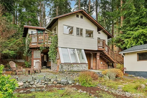 1095 Worthy Pl, Greenbank, WA 98253