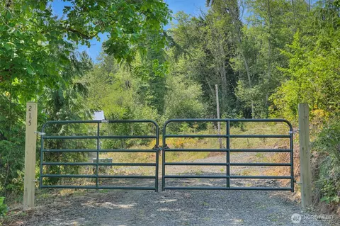 215 Sanderson Rd, Chehalis, WA 98532