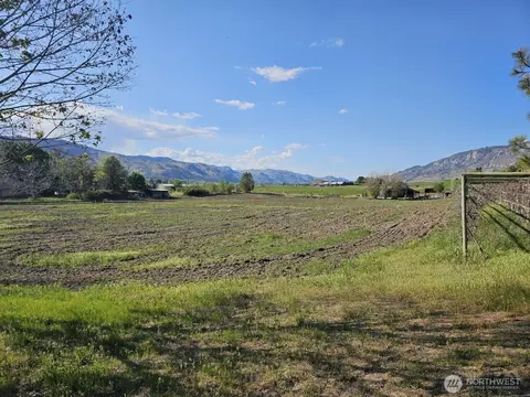 8 D Oneil Rd, Oroville, WA 98844