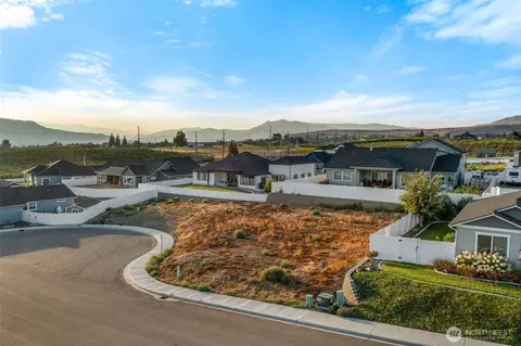 2571 Paisley St SE, East Wenatchee, WA 98802