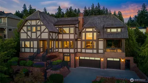 3169 NE Harrison St, Issaquah, WA 98029