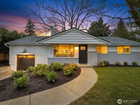 15544 30th Ave NE, Shoreline, WA 98155