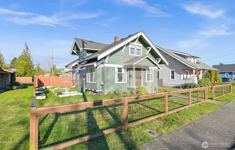 1006 Grover St, Lynden, WA 98264