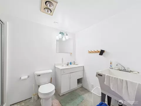 Bath - 50 Diamond Dr, Pacific Beach, WA 98571 photo 2 of 4