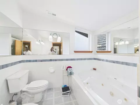 Bath - 50 Diamond Dr, Pacific Beach, WA 98571 photo 1 of 4