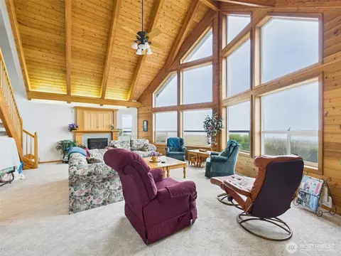 Living - 50 Diamond Dr, Pacific Beach, WA 98571 photo 2 of 5