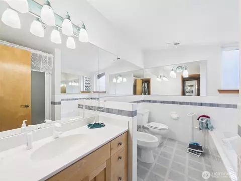 Bath - 50 Diamond Dr, Pacific Beach, WA 98571 photo 3 of 4