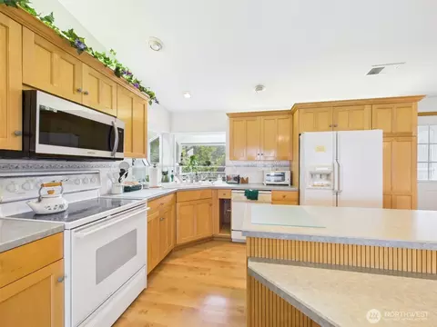 Kitchen - 50 Diamond Dr, Pacific Beach, WA 98571 photo 1 of 5