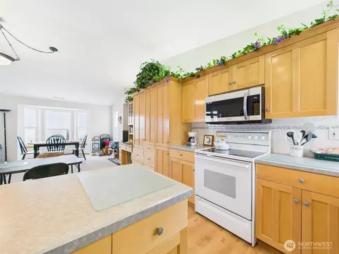 Kitchen - 50 Diamond Dr, Pacific Beach, WA 98571 photo 5 of 5