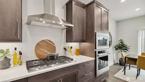 Kitchen - 3823 194th Ln SE, Bothell, WA 98012 photo 6 of 7