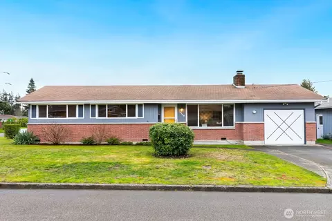 3735 NE 10th Ln, Renton, WA 98056