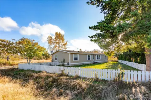 4591 Sunburst Dr, Birch Bay, WA 98230