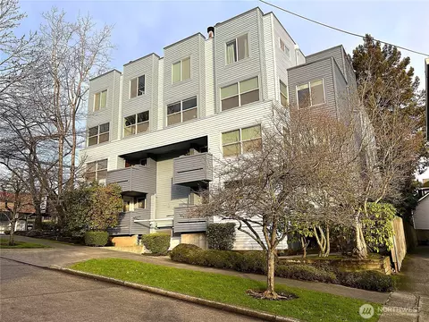 7600 Greenwood Ave N #206, Seattle, WA 98103
