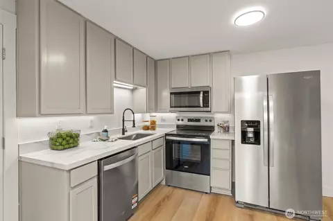 Kitchen - 15426 24th Ave E, Tacoma, WA 98445 photo 1 of 2