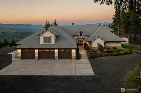 421 Woodland Heights Rd, Woodland, WA 98674