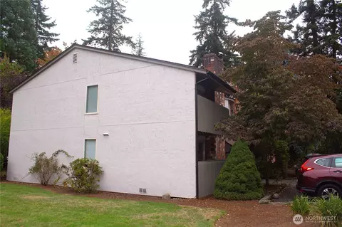 12602 NE 118th St, Kirkland, WA 98034