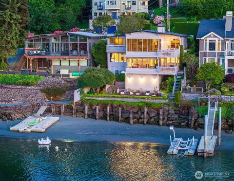 3510 W Commodore Way, Seattle, WA 98199