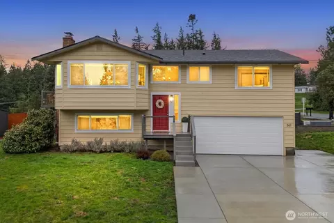 361 Grandview Ave, Camano Island, WA 98282