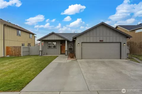 1242 SE Falbo Dr, College Place, WA 99324