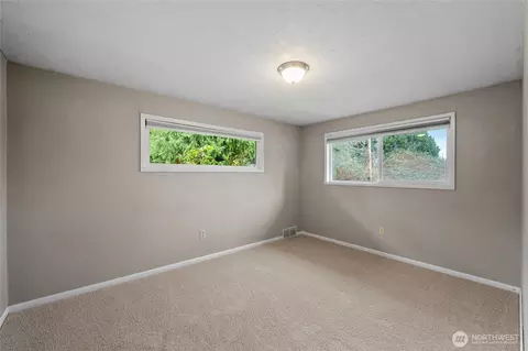 Bedroom - 7121 Highland Dr, Everett, WA 98203 photo 3 of 4