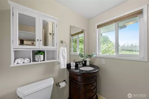 Bath - 7121 Highland Dr, Everett, WA 98203 photo 1 of 3