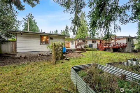 Exterior - 7121 Highland Dr, Everett, WA 98203 photo 5 of 9