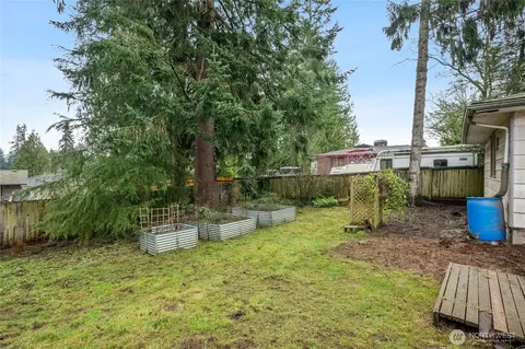 Exterior - 7121 Highland Dr, Everett, WA 98203 photo 6 of 9