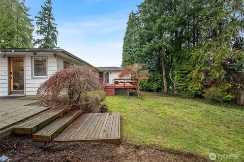 Exterior - 7121 Highland Dr, Everett, WA 98203 photo 7 of 9