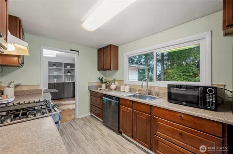 Kitchen - 7121 Highland Dr, Everett, WA 98203 photo 2 of 3