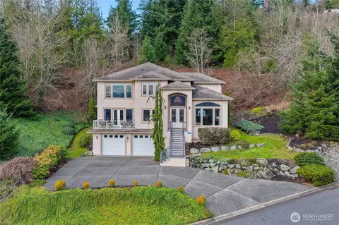 865 Burlington Heights Dr, Burlington, WA 98233
