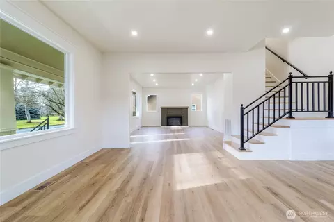 Living - 1037 E Alder St, Walla Walla, WA 99362 photo 2 of 5