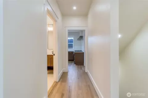 Entry Way - 1037 E Alder St, Walla Walla, WA 99362 photo 1 of 4