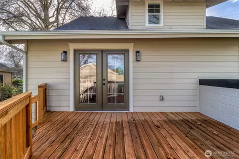 Exterior - 1037 E Alder St, Walla Walla, WA 99362 photo 6 of 7