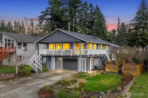 1057 Pinehurst Ct, Camano Island, WA 98282