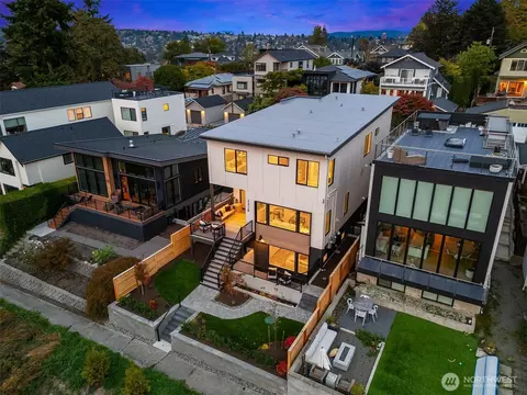3428 13th Ave W, Seattle, WA 98119