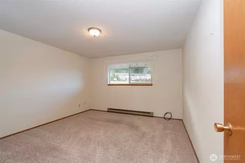 Bedroom - 1301 S Third Ave #9B, Sequim, WA 98382 photo 2 of 6