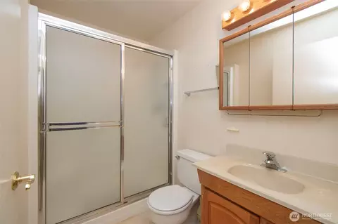 Bath - 1301 S Third Ave #9B, Sequim, WA 98382 photo 3 of 3