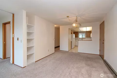 Living - 1301 S Third Ave #9B, Sequim, WA 98382 photo 2 of 7