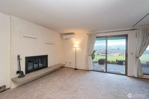 Living - 1301 S Third Ave #9B, Sequim, WA 98382 photo 3 of 7
