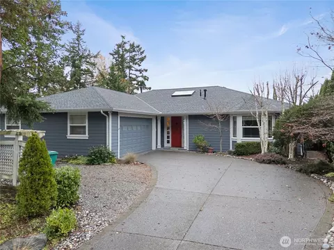 1351 Crestview Dr, Camano Island, WA 98282